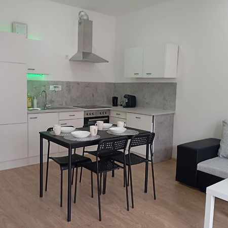 Novy Apartman S Terasou Brno Exteriér fotografie